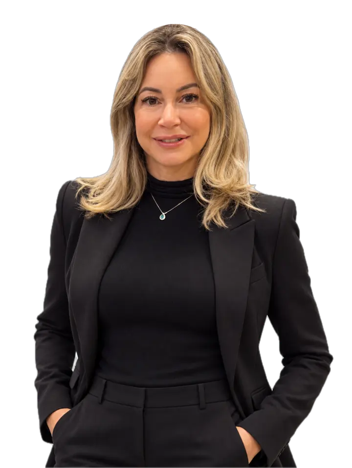 Débora Diniz, especialista em IA aplicada aos negócios, de terno preto